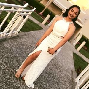 Meet your Posher, Ana